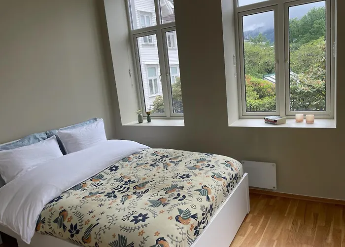 Modern Apartment With Panoramic View In Central Bergen